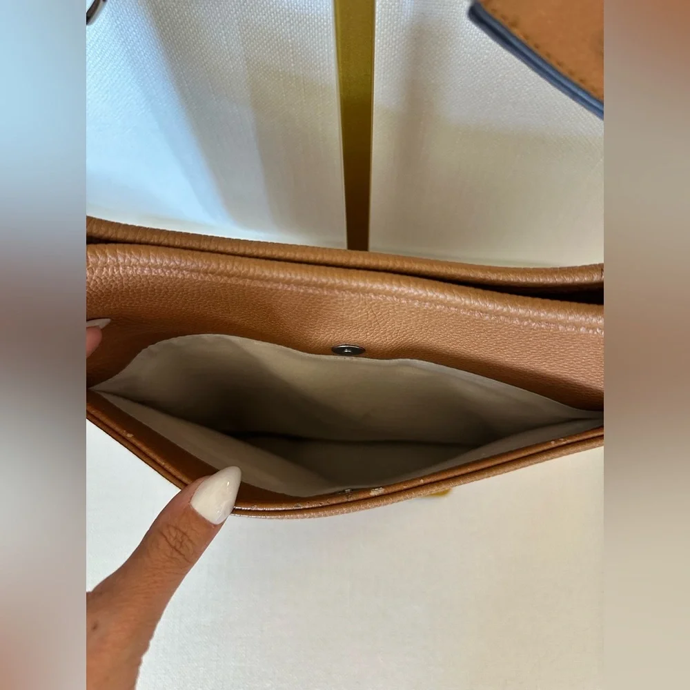RAE DUNN tan & Ivory crossbody purse with guitar strap